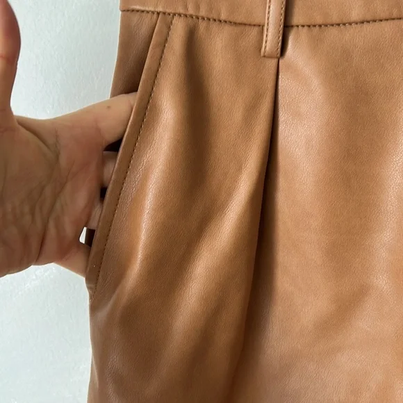 7 For All Mankind Faux Leather Shorts size XS brown camel pleather vegan - Picture 4 of 11